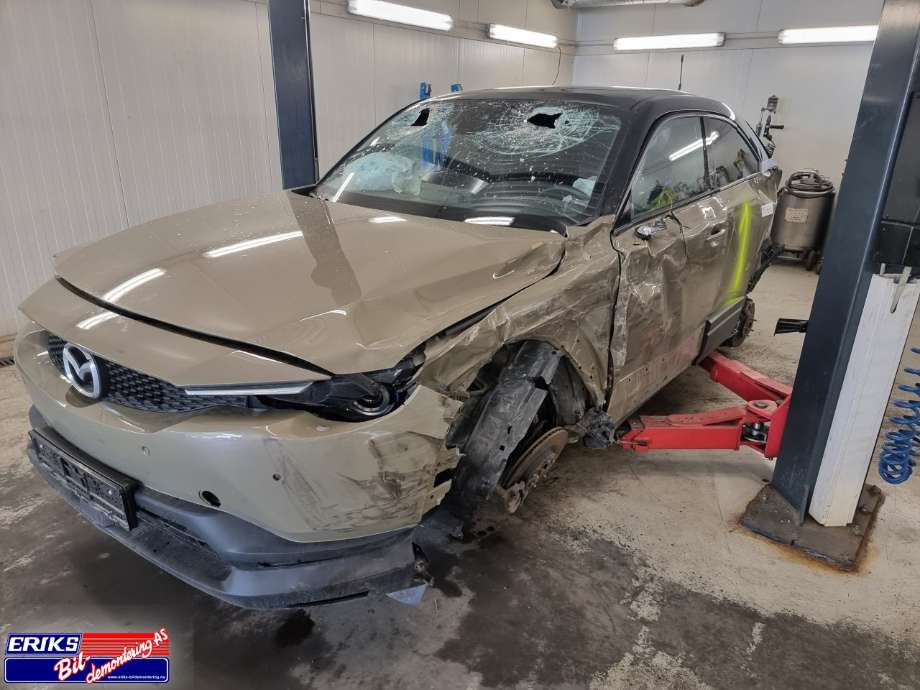 Instrumentpanel til Mazda MX-30, 2020-->> (VPJJVF-10849-ECE)