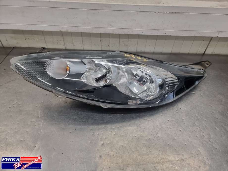 Frontlykt venstre halogen til Ford Fiesta, 2008-2012 (Type VI, Fase 1)  (1734615)