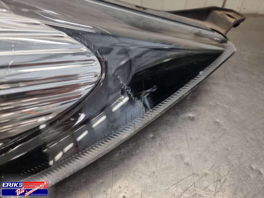 Frontlykt venstre halogen til Ford Fiesta 2008-2012 (Type VI, Fase 1)  (1734615|)