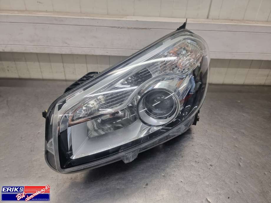 Frontlykt venstre xenon til Nissan Qashqai, 2010-2014 (Type I, Fase 2)  (26060BR60B|)
