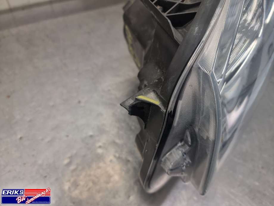 Frontlykt venstre xenon til Nissan Qashqai 2010-2014 (Type I, Fase 2)  (26060BR60B|)