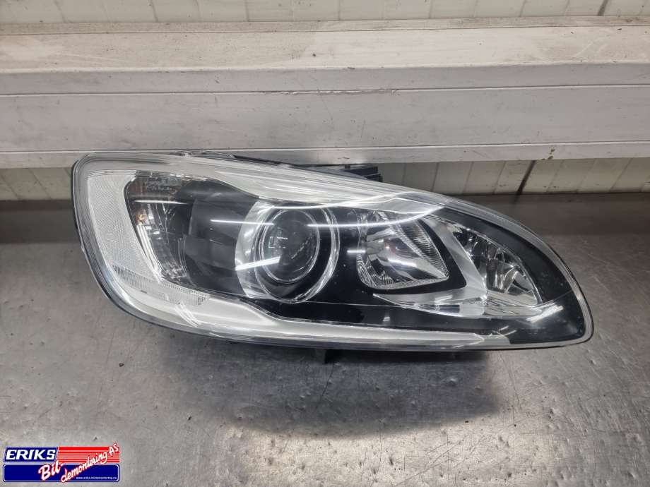 Frontlykt høyre xenon til Volvo V60/V60 CC 2013-2018 (Type I, Fase 2) (31420262|)