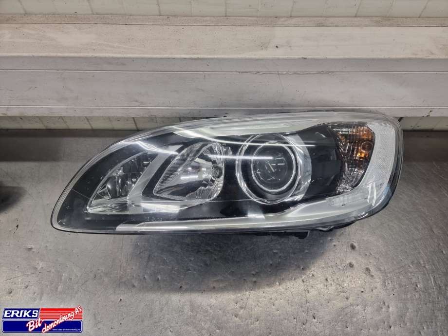 Frontlykt venstre xenon til Volvo V60/V60 CC, 2013-2018 (Type I, Fase 2)  (31420261)