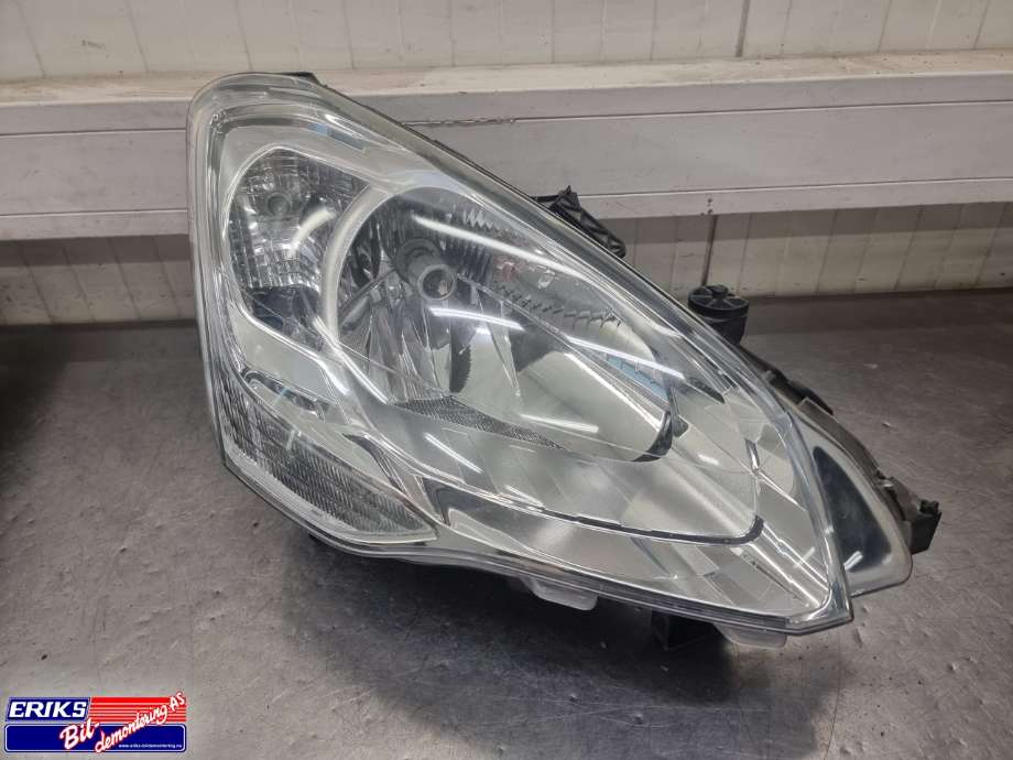 Frontlykt høyre halogen til Peugeot Partner 2015-2019 (Type II, Fase 2) (6206 K6|)