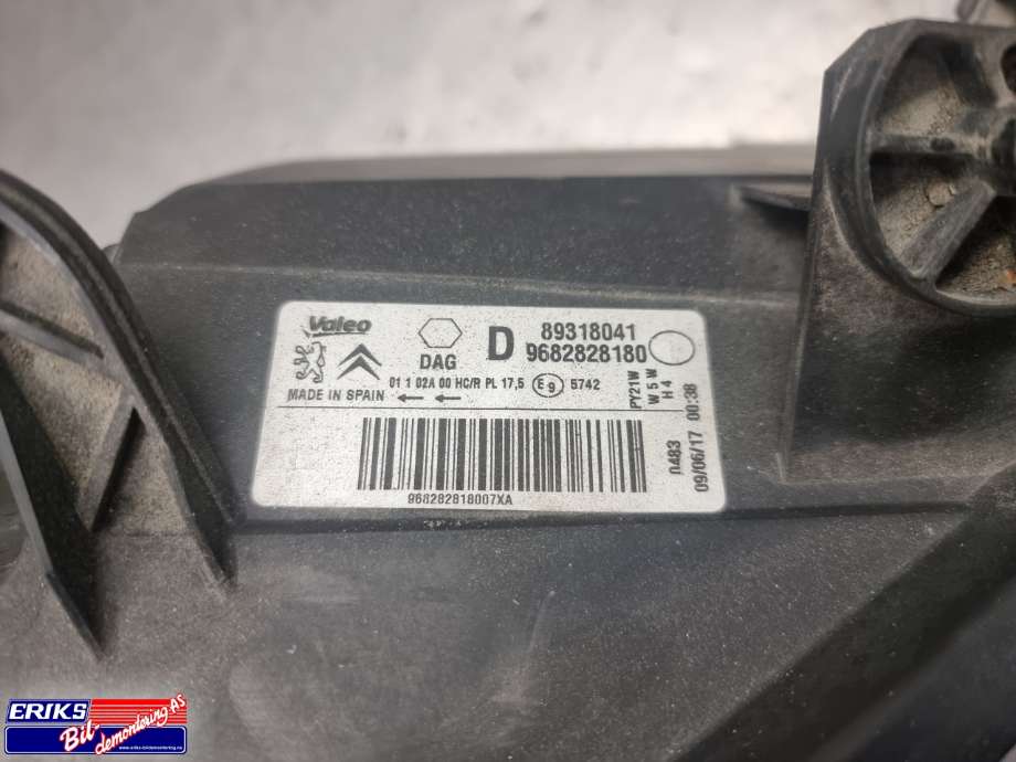Frontlykt høyre halogen til Peugeot Partner 2015-2019 (Type II, Fase 2) (6206 K6|)