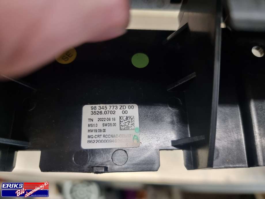 Bilstereo navigasjon skjerm til Peugeot Partner 2019-->> (Type III)  (98 304 264 80|)