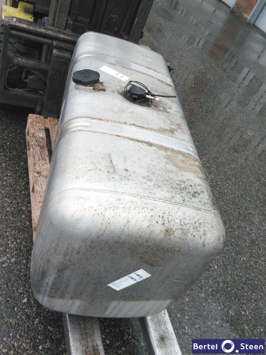 Dieseltank til Lastebil Mercedes Actros 5, 2019-->>  (A9604703903)