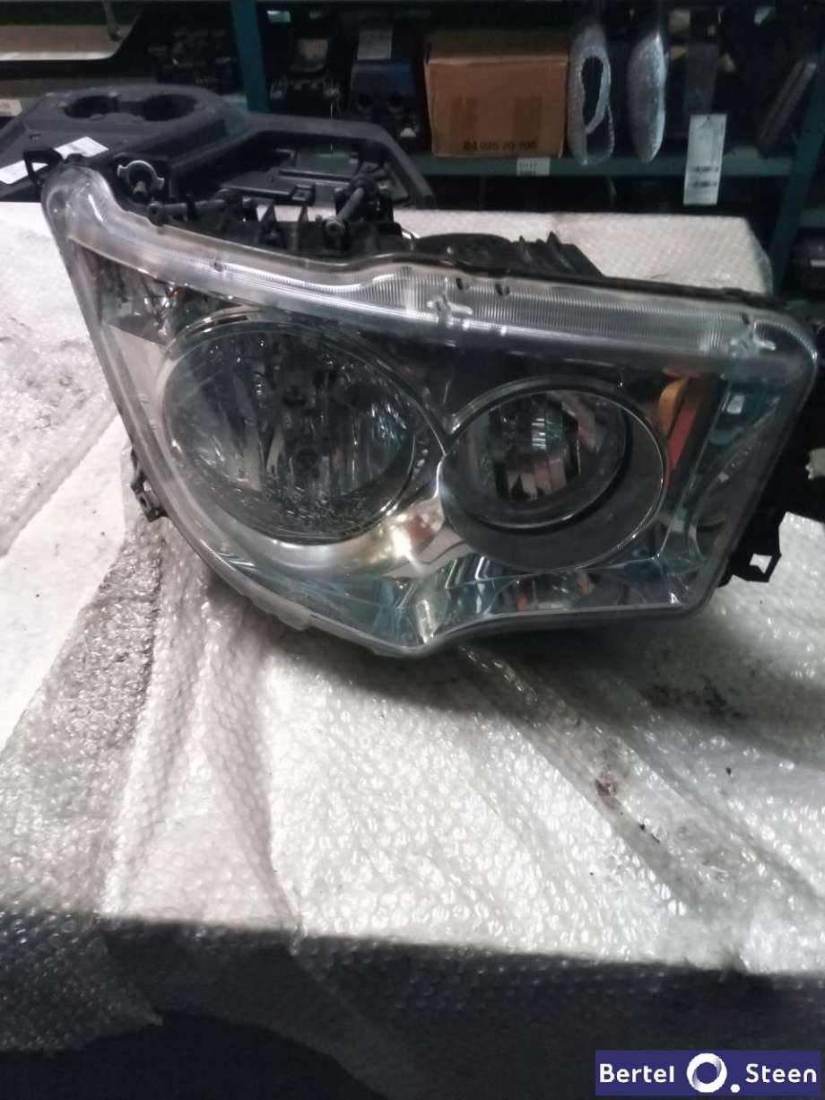 Frontlykt høyre halogen til Lastebil Mercedes Arocs 5, 2018-->>  (A9608201939)