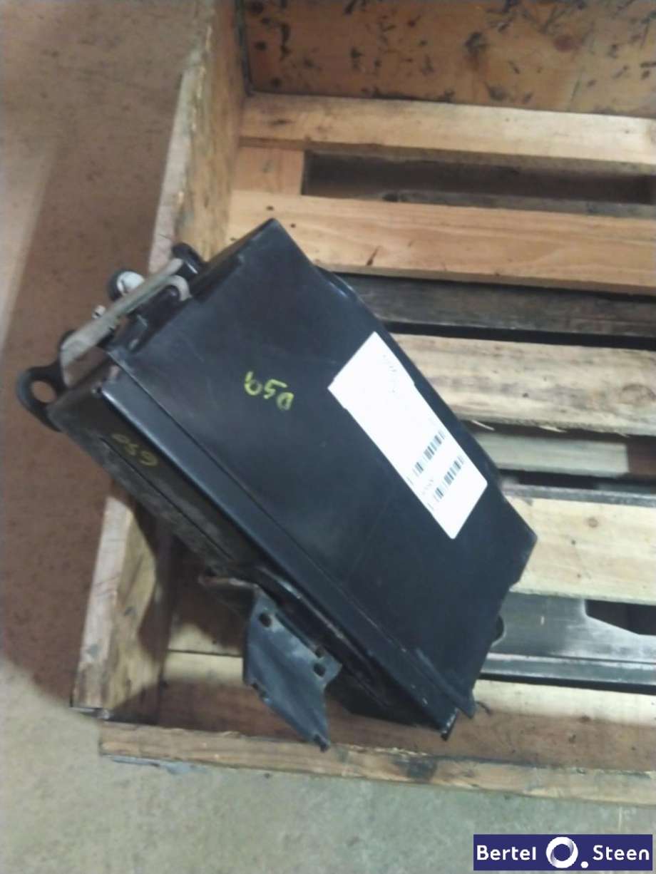 Batterikasse/feste til Lastebil Mercedes Arocs 5 2018-->> (A9605400580|)