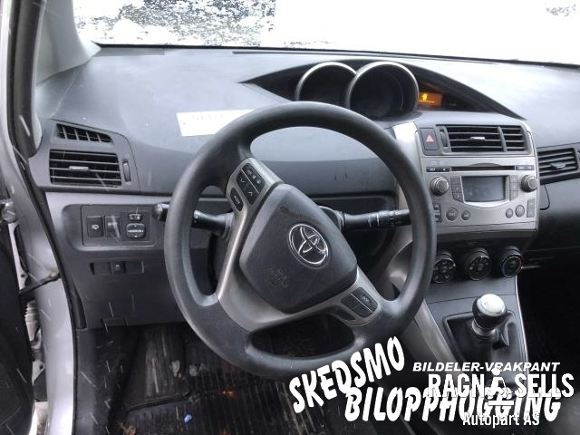 Toyota Verso 2009-2016 (Type III) , Motorkode: 1ZR-FAE     190000T070, Girkassekode: 303000F030