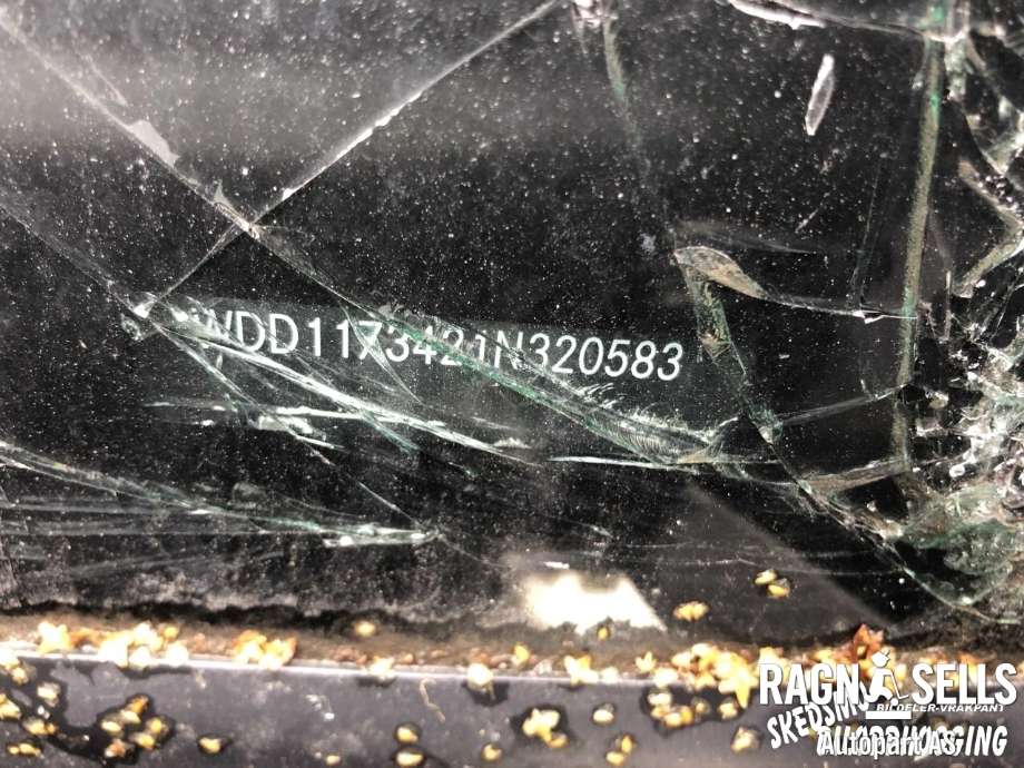 Mercedes CLA 2013-2019 (C117) (C117), Motorkode: 27091030867760, Girkassekode: 72400220381982