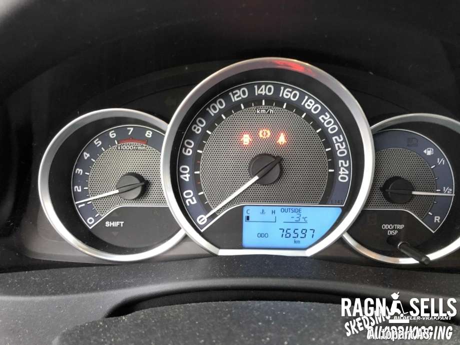 Toyota Auris 2013-2015 (Type II, Fase 1) , Motorkode: 1NR-FE 1900047181, Girkassekode: 3030002310