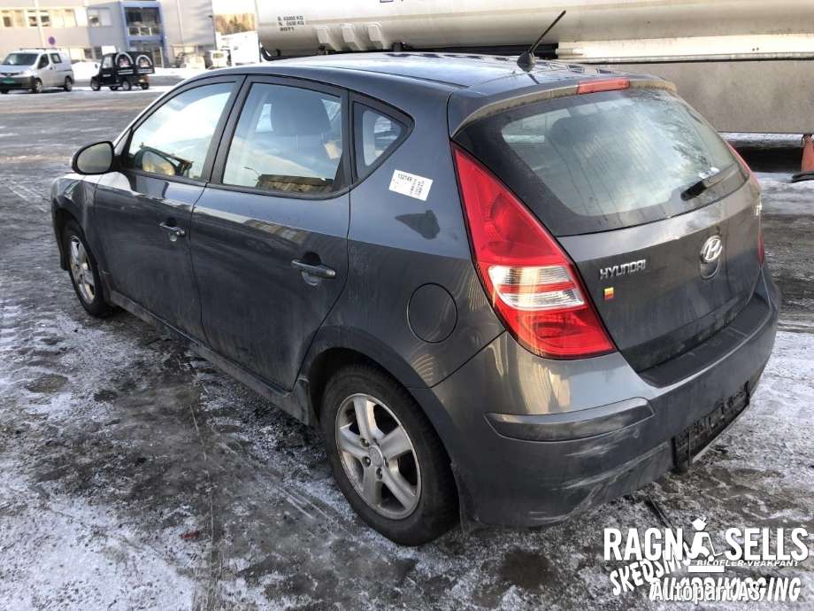 Hyundai i30 2007-2012 (Type I) , Motorkode: G4FC-5L R72Y, Girkassekode: P223