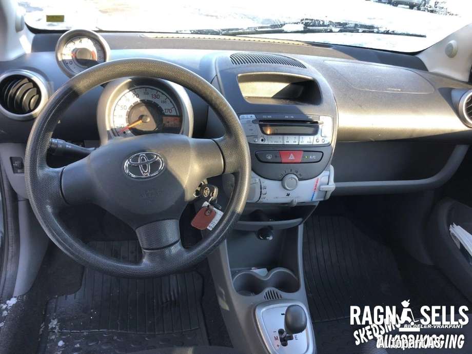 Toyota Aygo 2005-2014 (Type I) , Motorkode: 1KR-FE, Girkassekode: 303300H010