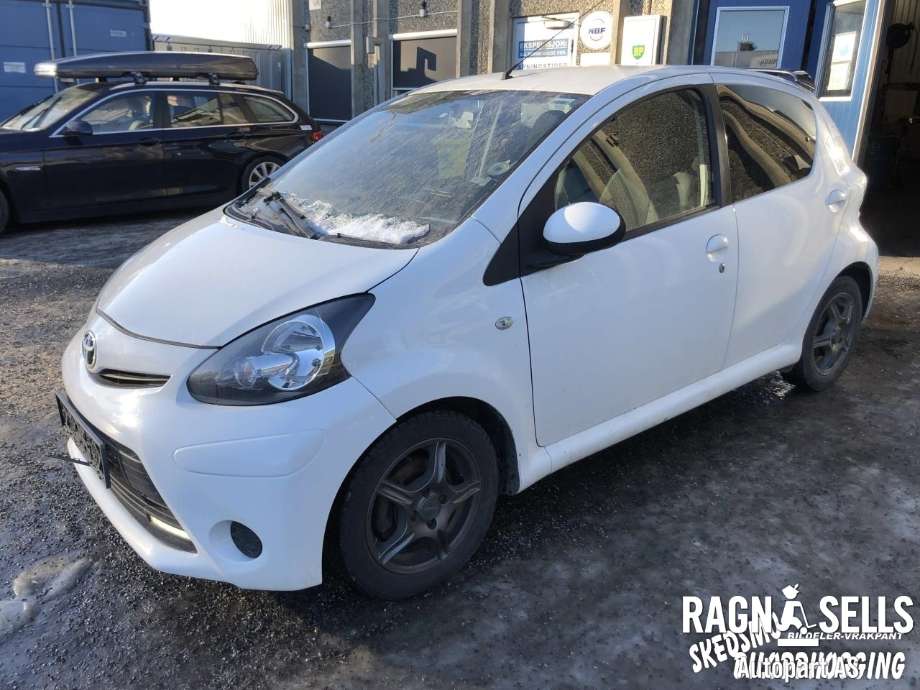 Toyota Aygo 2005-2014 (Type I) , Motorkode: 1KR-FE     190000Q060, Girkassekode: 303000H012