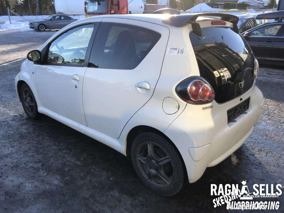 Toyota Aygo 2005-2014 (Type I) , Motorkode: 1KR-FE     190000Q060, Girkassekode: 303000H012