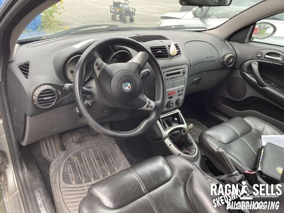 Alfa Romeo GT 2004-2010 , Motorkode: 937A1000 ( 71732676 ), Girkassekode: 55185102