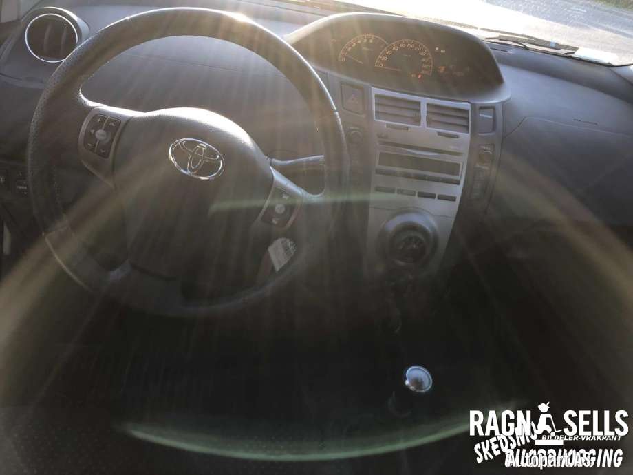 Toyota Yaris 2009-2011 (Type II, Fase 2) , Motorkode: 1NR-FE       1900047081, Girkassekode: 303000D120