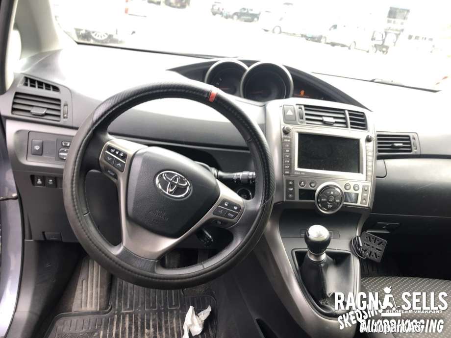 Toyota Verso 2009-2016 (Type III) , Motorkode: 1AD-FTV      190000R110, Girkassekode: 3030064080
