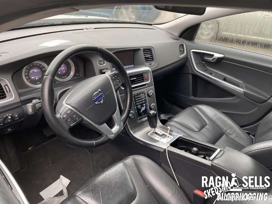 Volvo S60 2010-2014 (Type II, Fase 1) , Motorkode: D5204T2, Girkassekode: TF-80SC