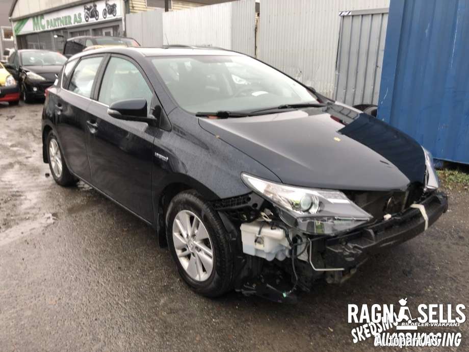 Toyota Auris 2013-2015 (Type II, Fase 1) , Motorkode: 2ZR-FXE, Girkassekode: 3090047064