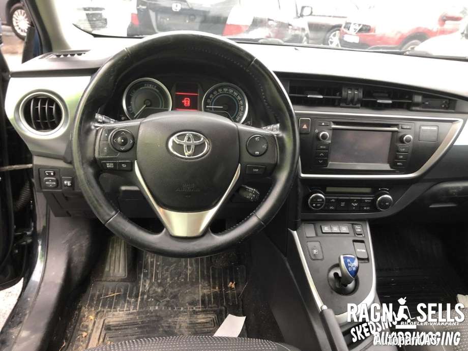 Toyota Auris 2013-2015 (Type II, Fase 1) , Motorkode: 2ZR-FXE, Girkassekode: 3090047064