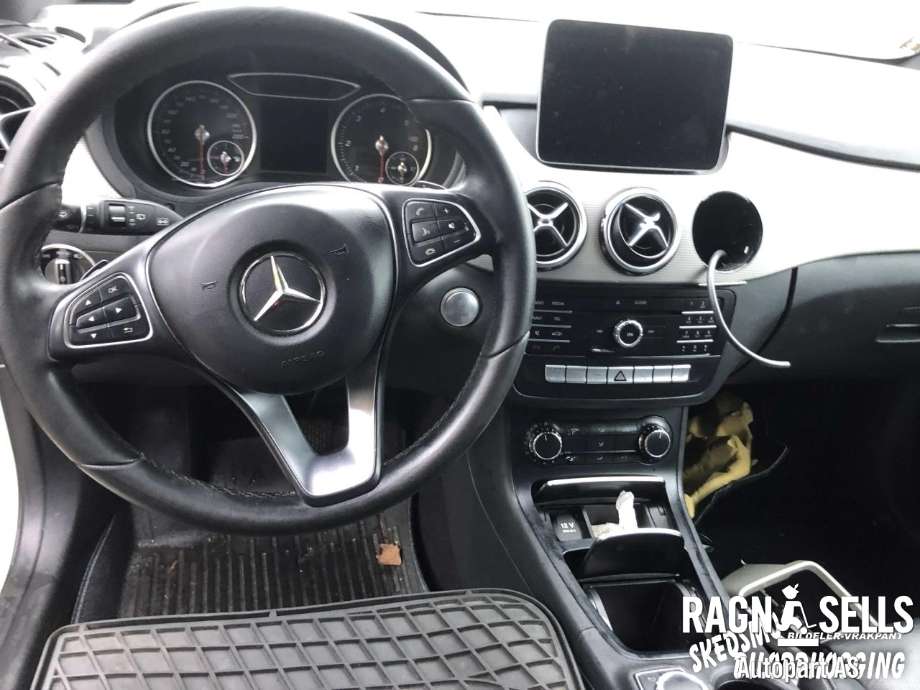 Mercedes B-Klasse 2011-2018 (W246) (W246), Motorkode: K9K, Girkassekode: 724020