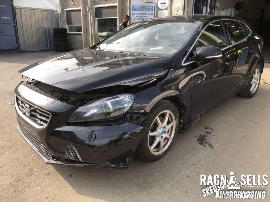 Volvo V40 2012-2019 , Motorkode: D4162T, Girkassekode: 36011555