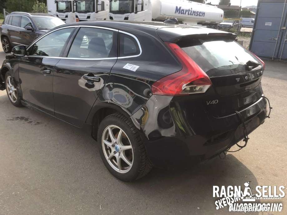Volvo V40 2012-2019 , Motorkode: D4162T, Girkassekode: 36011555