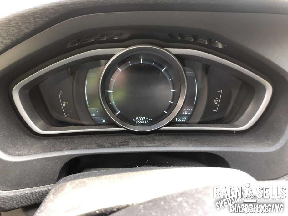 Volvo V40 2012-2019 , Motorkode: D4162T, Girkassekode: 36011555