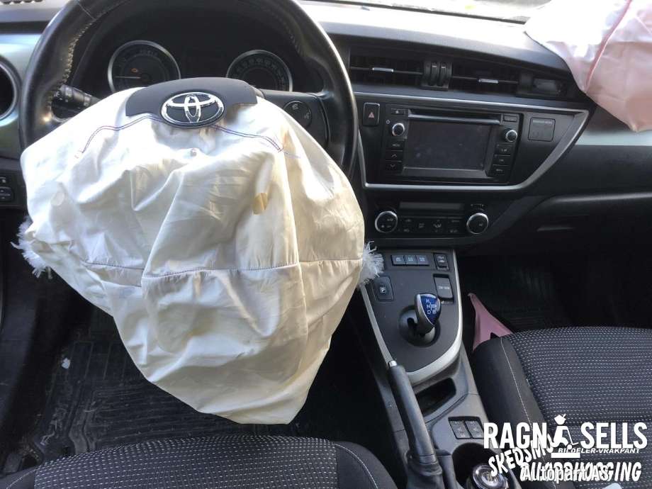 Toyota Auris 2013-2015 (Type II, Fase 1) , Motorkode: 2ZR-FXE, Girkassekode: 3090047064