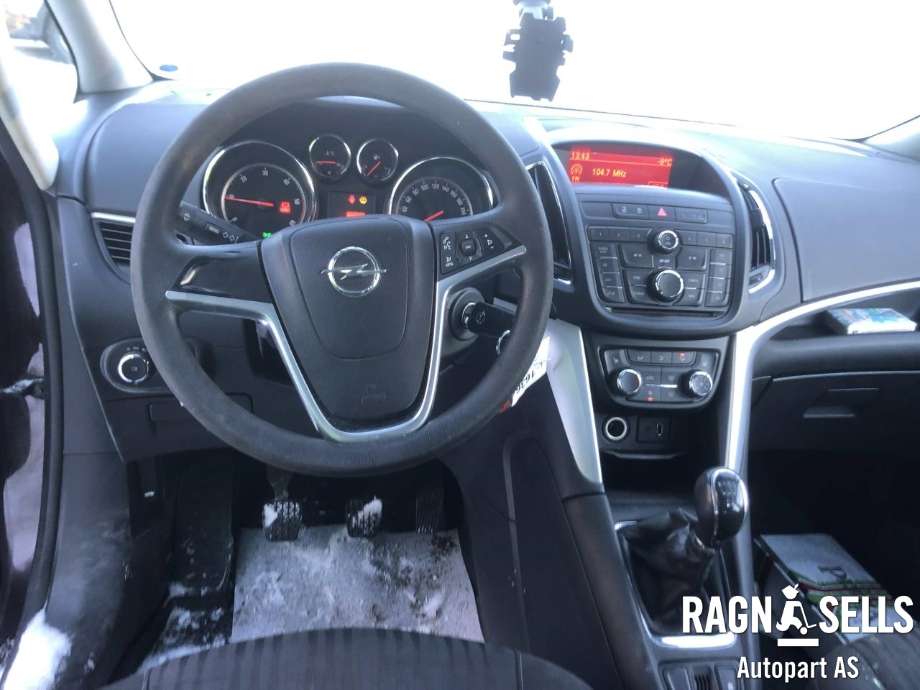 Opel Zafira Tourer 2012-2018 , Motorkode: A20DT, Girkassekode: MYJ