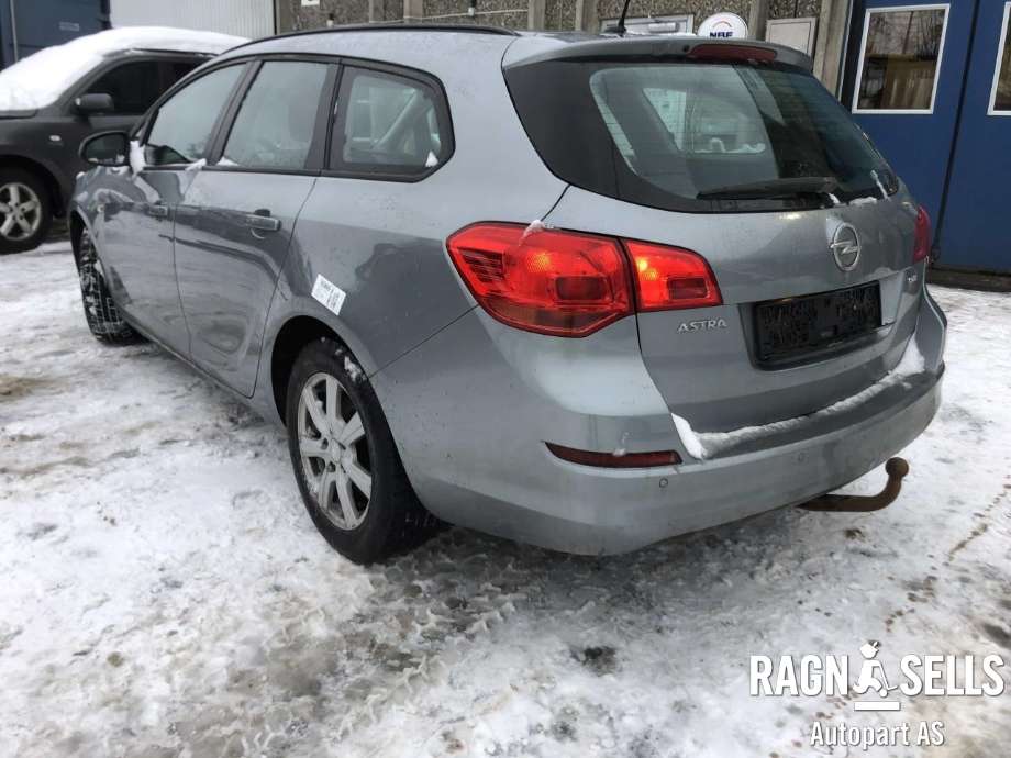Opel Astra J 2010-2015 , Motorkode: A17DTR, Girkassekode: MZ4