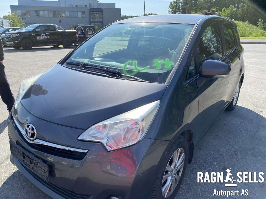 Toyota Verso-S 2011-2015 (COMBI) (COMBI), Motorkode: 1NR-FE, Girkassekode: 3040052230