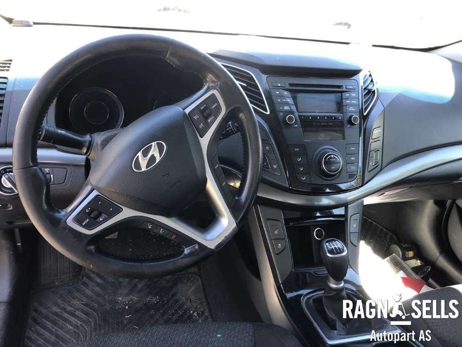 Hyundai i40 2012-2017 , Motorkode: D4FD, Girkassekode: 430003D020