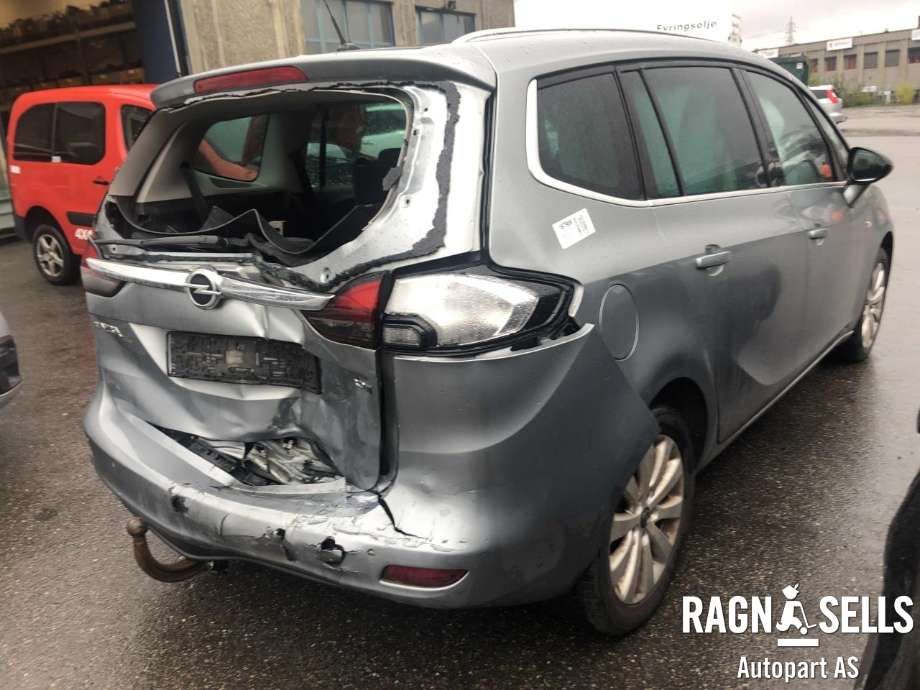 Opel Zafira Tourer 2012-2018 , Motorkode: A20DT, Girkassekode: MYJ