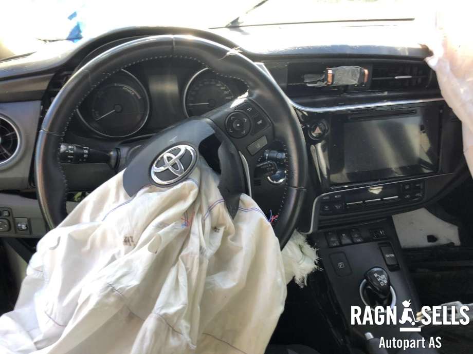Toyota Auris 2015-2019 (Type II, Fase 2) , Motorkode: ZWE186L-DWXNBW, Girkassekode: CVT