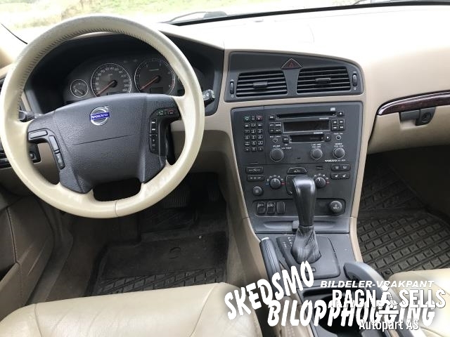 Volvo XC70 2001-2004 (Type I, Fase 1) , Motorkode: D5244T, Girkassekode: 5-AUT 4WD / AW50/51 AWD