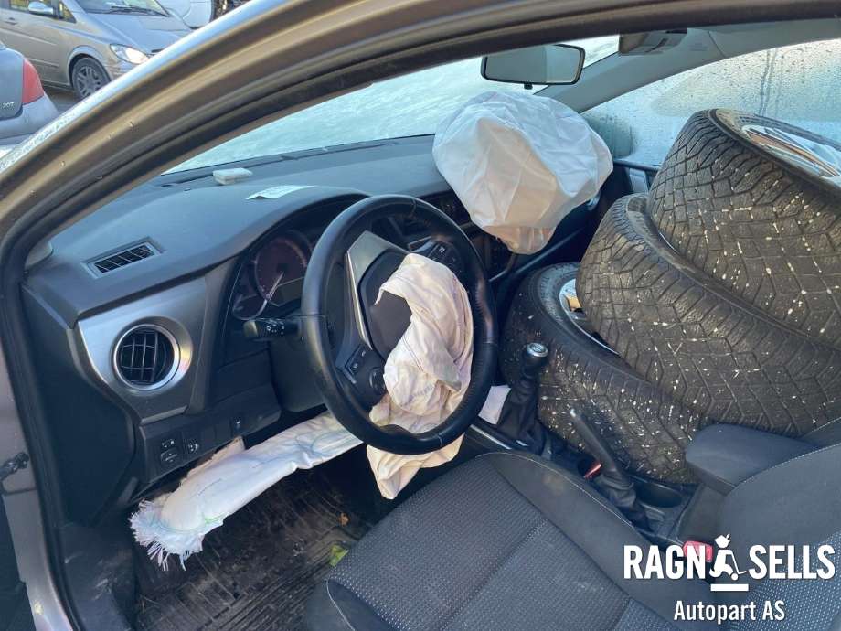 Toyota Auris 2013-2015 (Type II, Fase 1) , Motorkode: 1NR-FE, Girkassekode: 3030002330