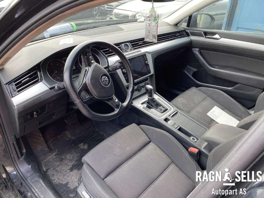 VW Passat 2015-2019 (Fase 1) (B8) (B8), Motorkode: DFG, Girkassekode: UAX