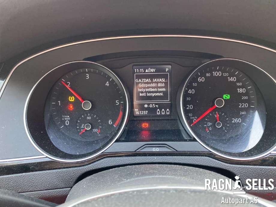 VW Passat 2015-2019 (Fase 1) (B8) (B8), Motorkode: DFG, Girkassekode: UAX