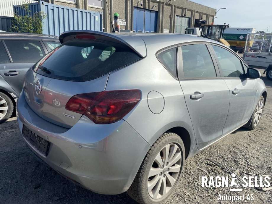 Opel Astra J 2010-2015 , Motorkode: A13DTE, Girkassekode: M7Q