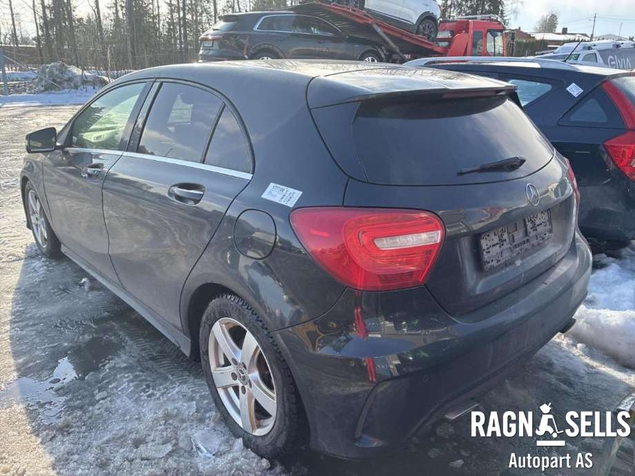 Mercedes A-Klasse 2012-2018 (W176) (W176), Motorkode: 270910, Girkassekode: