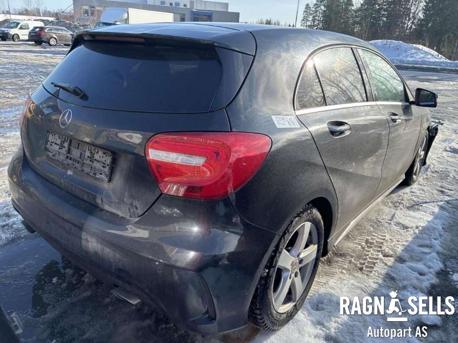 Mercedes A-Klasse 2012-2018 (W176) (W176), Motorkode: 270910, Girkassekode:
