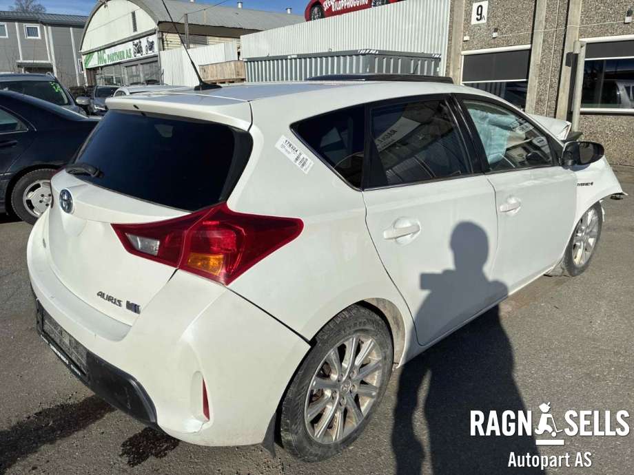Toyota Auris 2015-2019 (Type II, Fase 2) , Motorkode: 2ZR-FXE, Girkassekode: CVT