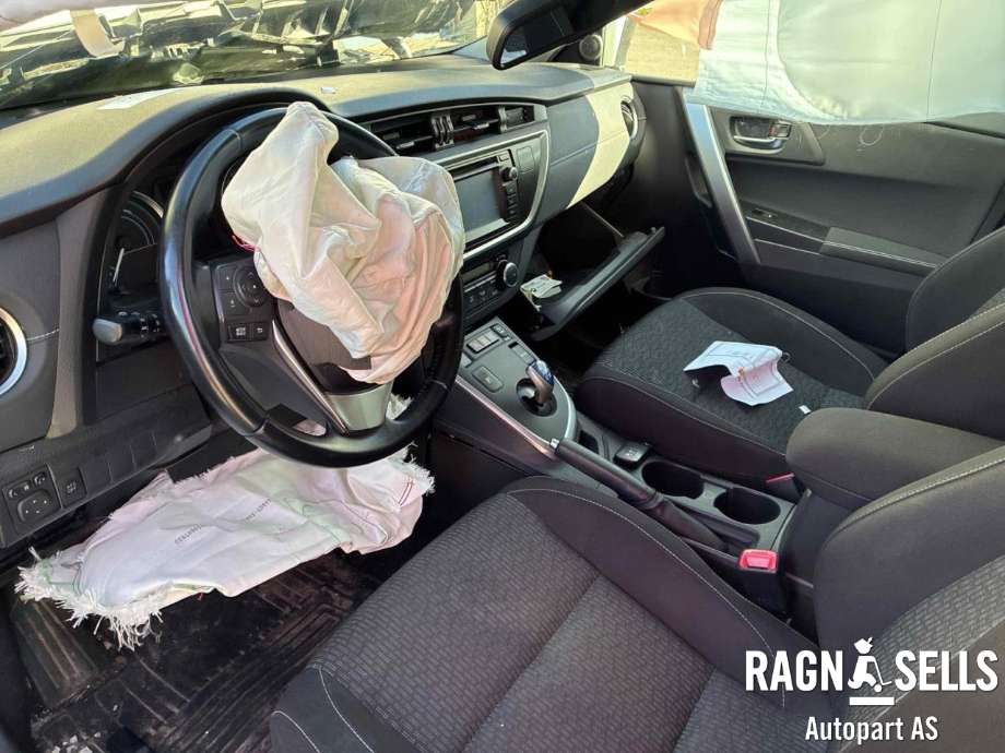 Toyota Auris 2015-2019 (Type II, Fase 2) , Motorkode: 2ZR-FXE, Girkassekode: CVT