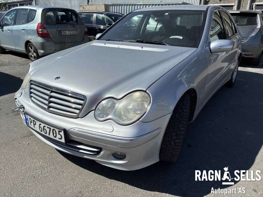 Mercedes C-Klasse 2004-2007 (Fase 2) (W203) (W203), Motorkode: 271946, Girkassekode: D722695