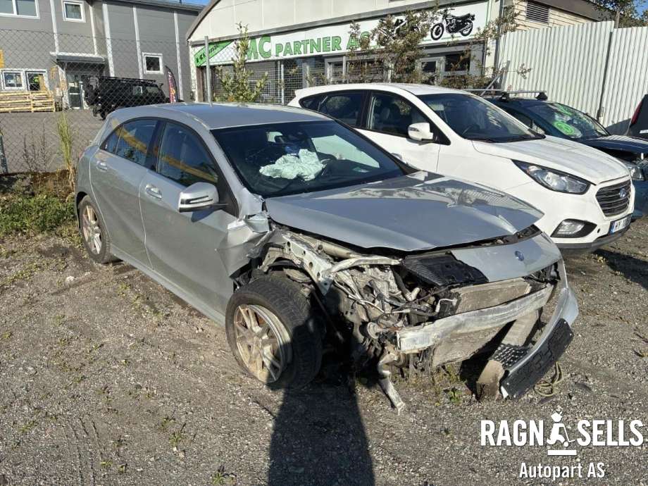 Mercedes A-Klasse 2012-2018 (W176) delebil , Motorkode: 270910, Girkassekode: