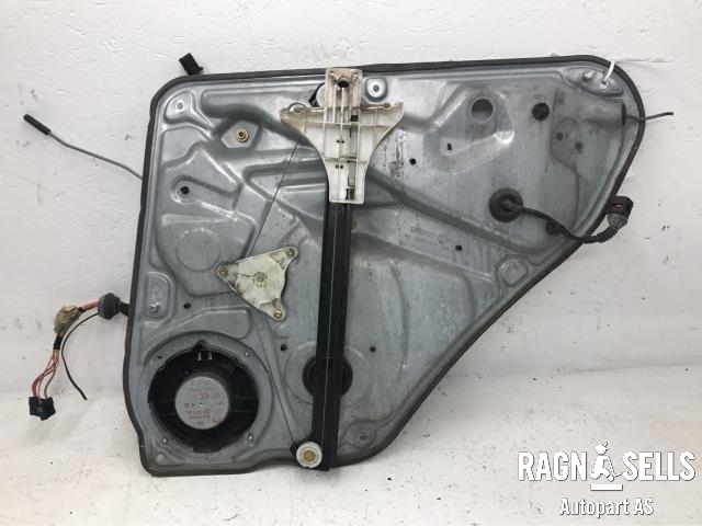 Ruteheis venstre bak til VW Passat 2001-2005 (B5,3BG) (B5,3BG) (3B9339751CJ|)