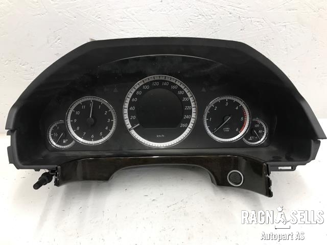 Instrumentpanel til Mercedes E-Klasse, 2009-2013 (Fase 1) (W212) (W212) (A2129002509)